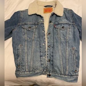 Levi’s Mens trucker sherpa jacket size small
